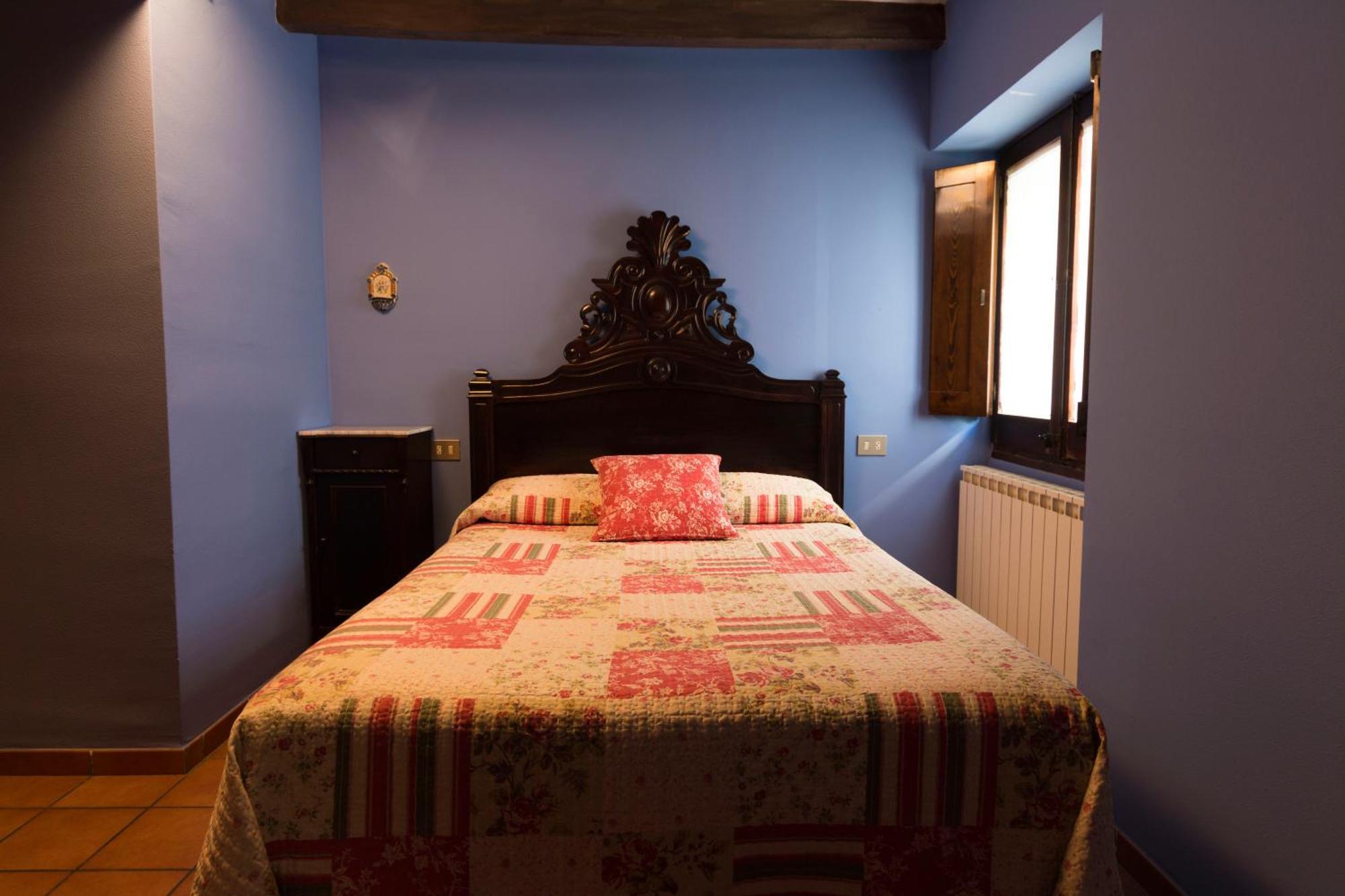Mas Masnou Guest House โอลอต ภายนอก รูปภาพ