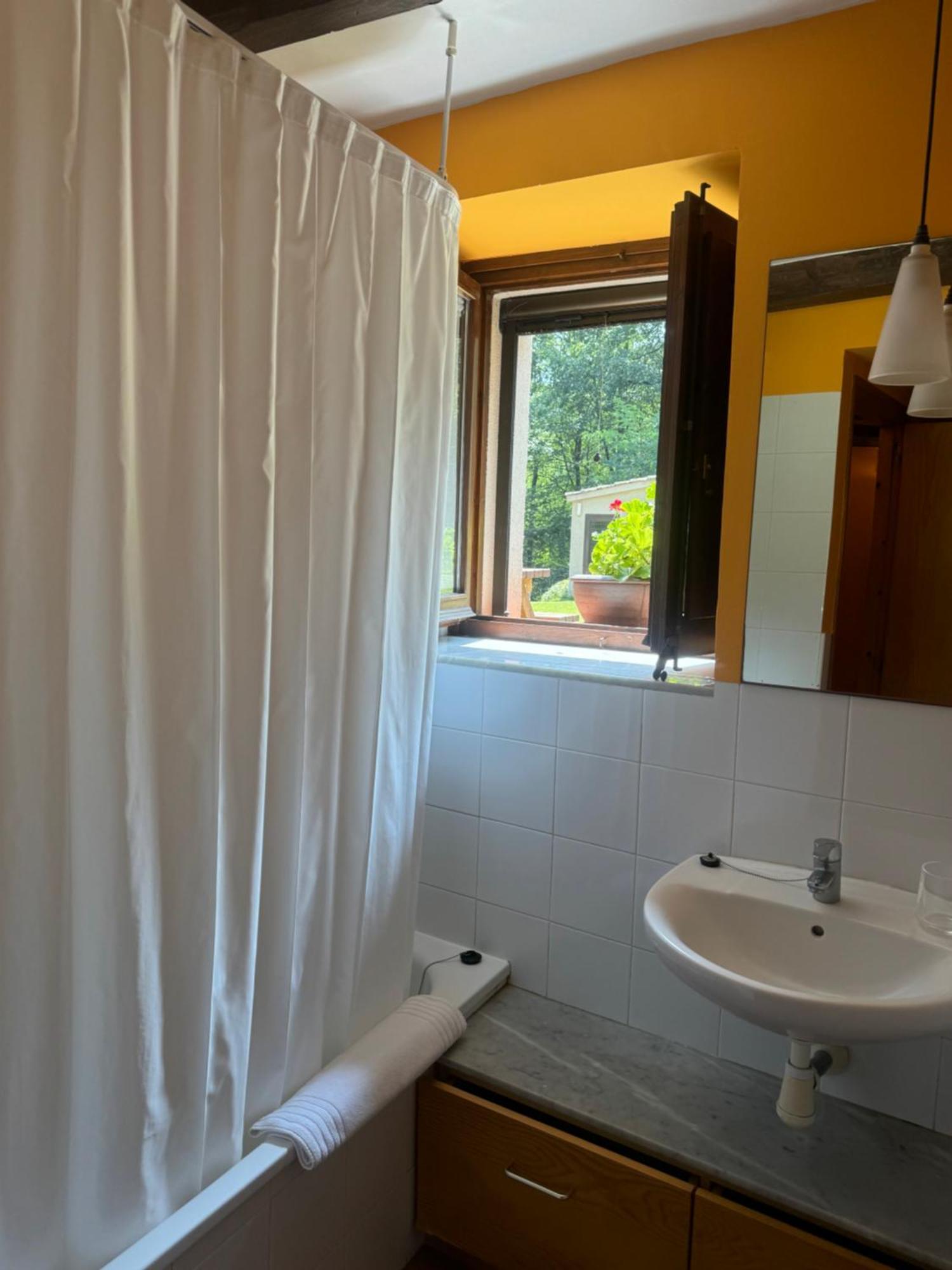 Mas Masnou Guest House โอลอต ภายนอก รูปภาพ